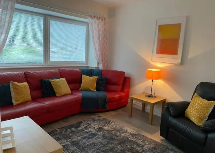 Location, Location - Modern 2 Bed Apt In Killarney